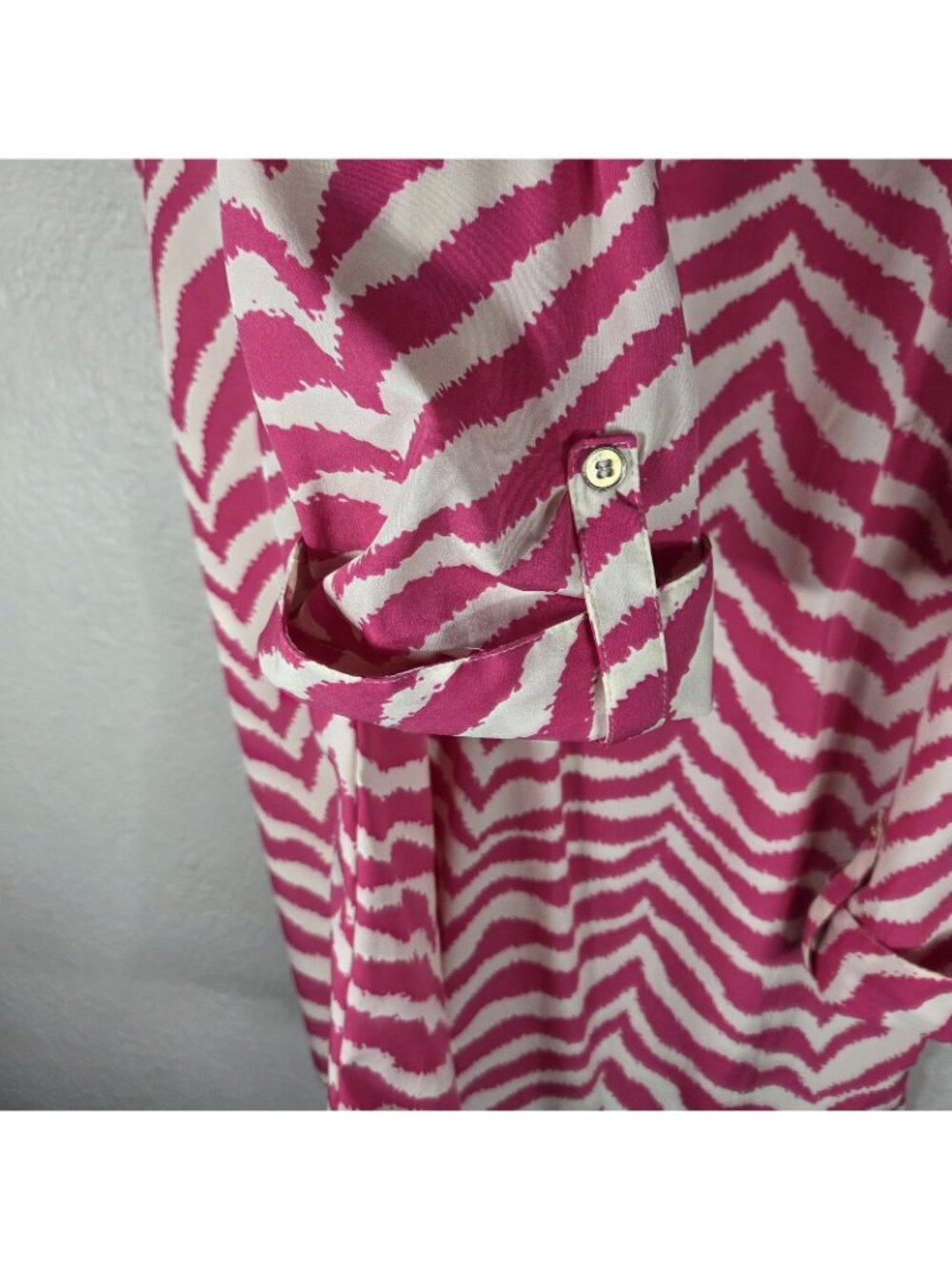 Caribbean Joe Pink Zebra Print Roll Tab Top Blouse Plus Size 1X V-Neck - Picture 7 of 14